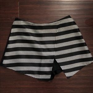adorable black and white skort